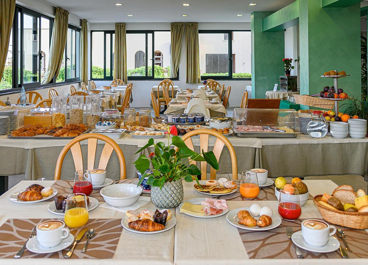 Hotel Paris Lido di Camaiore Extérieur photo