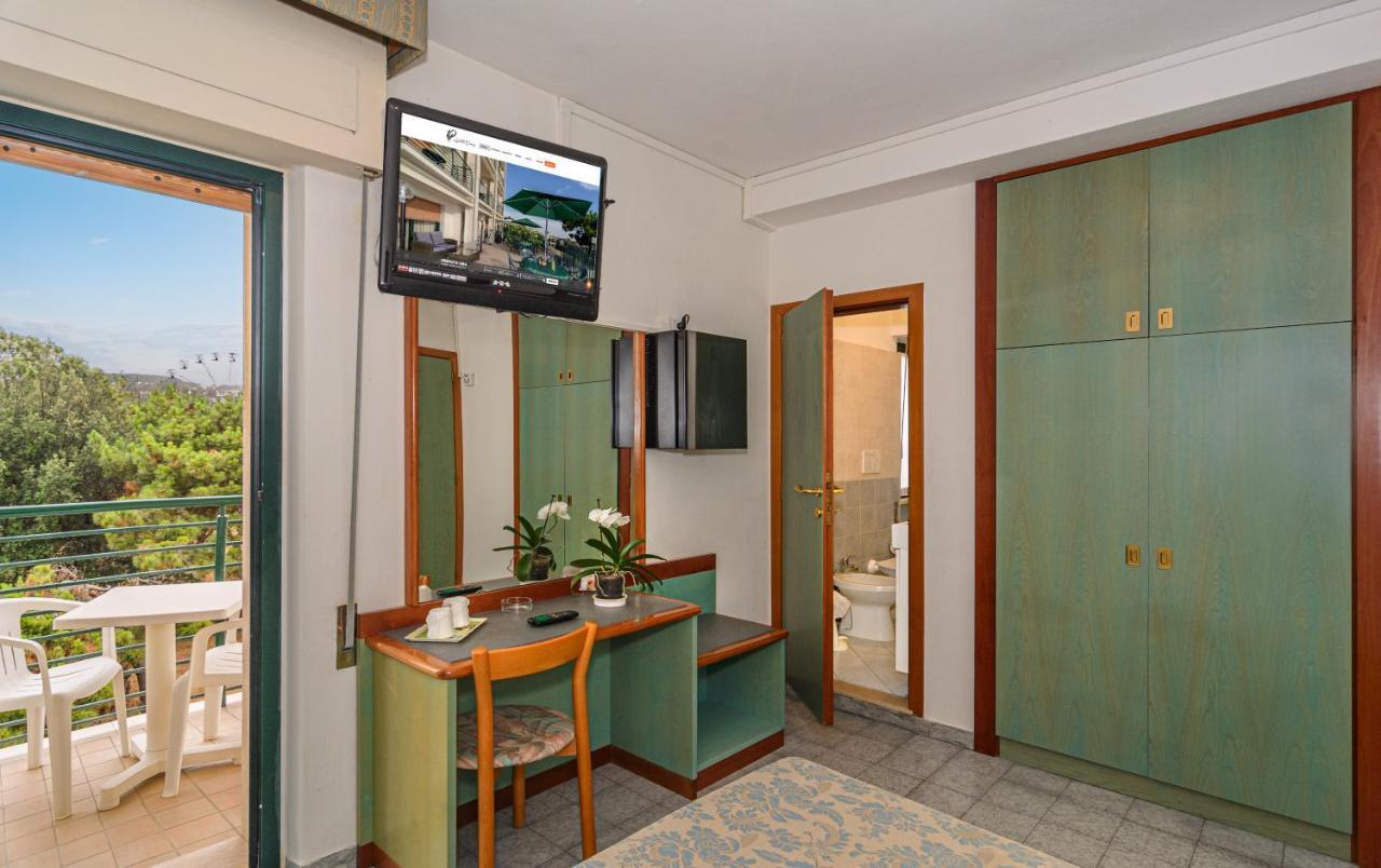 Hotel Paris Lido di Camaiore Extérieur photo