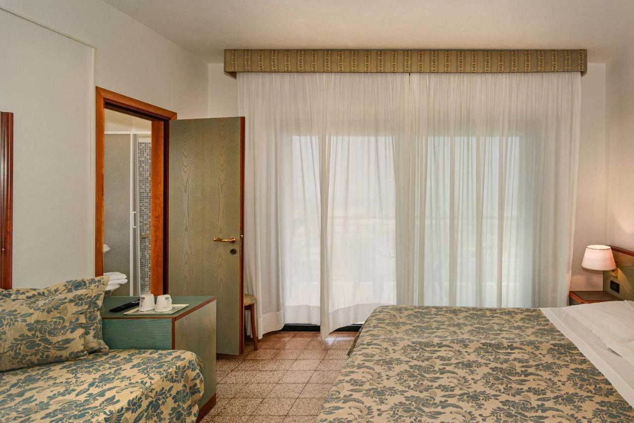 Hotel Paris Lido di Camaiore Extérieur photo