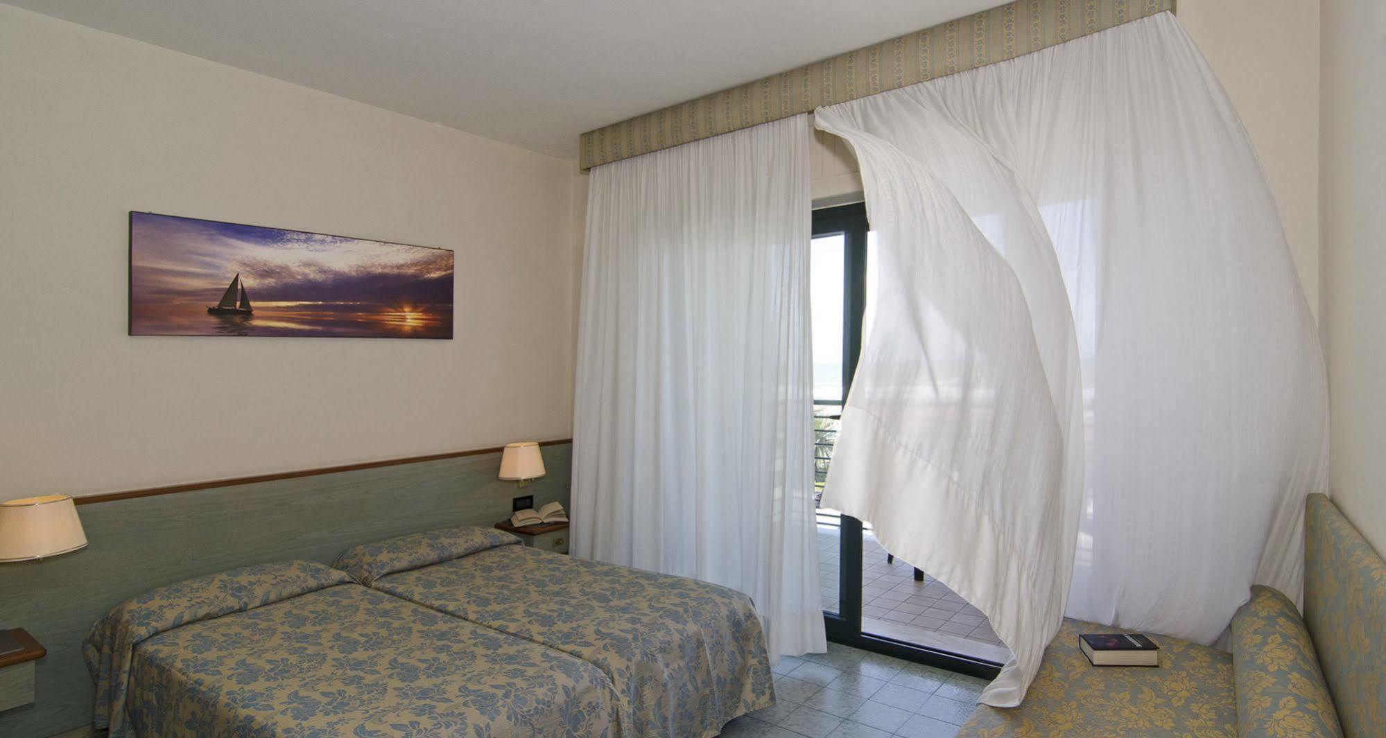 Hotel Paris Lido di Camaiore Extérieur photo
