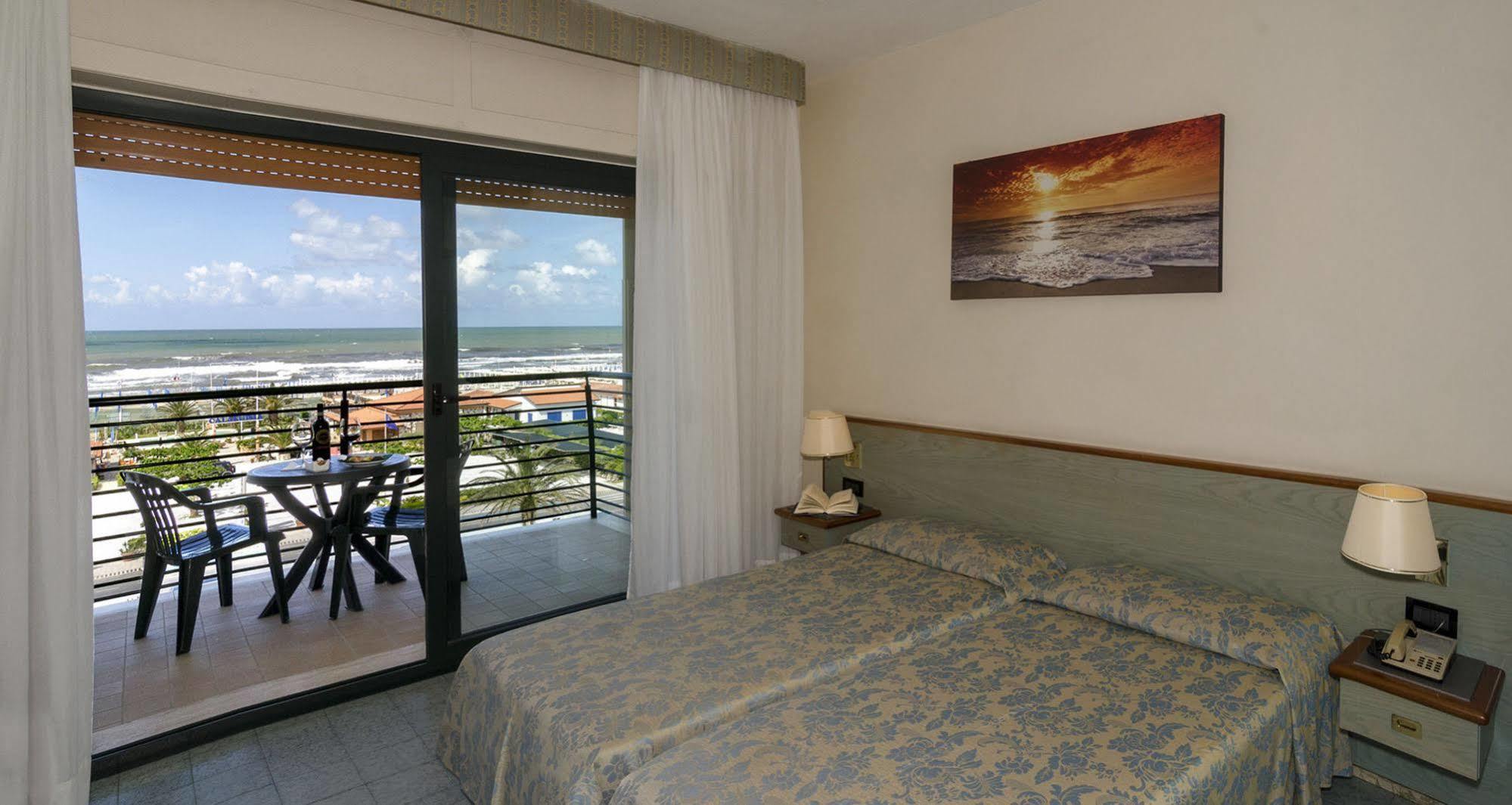 Hotel Paris Lido di Camaiore Extérieur photo