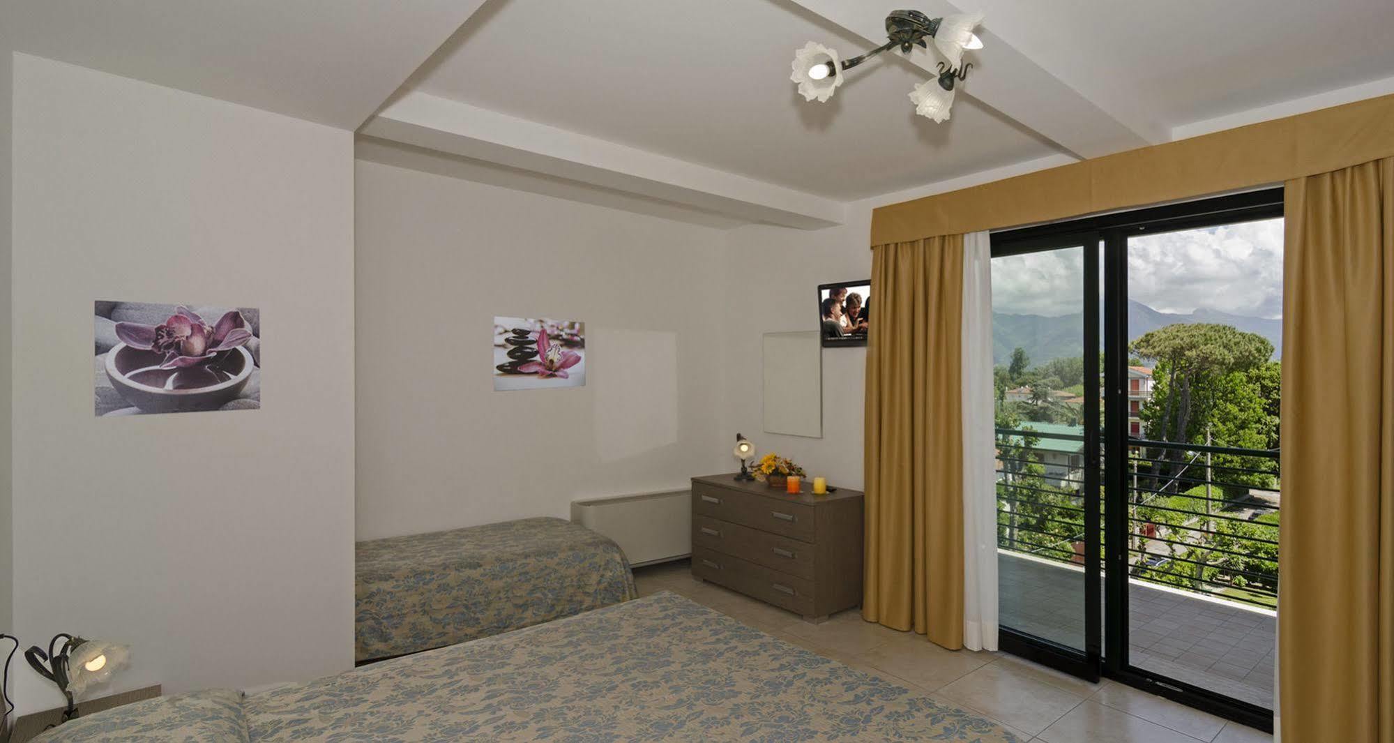 Hotel Paris Lido di Camaiore Extérieur photo